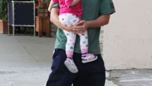 Adorable hands-on celebrity dad of the day