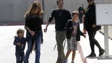 Jennifer Lopez dressed down, out with the boyz
