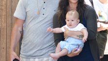 Family portrait (candid): Alanis Morissette