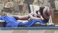 Bump watch: Bikini-clad Jessica Alba & Honor!