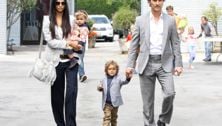 Matthew McConaughey & family check out art
