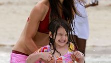 Katie Holmes & Suri: Making waves at the beach