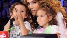 Jennifer Lopez takes the twins to *Idol*