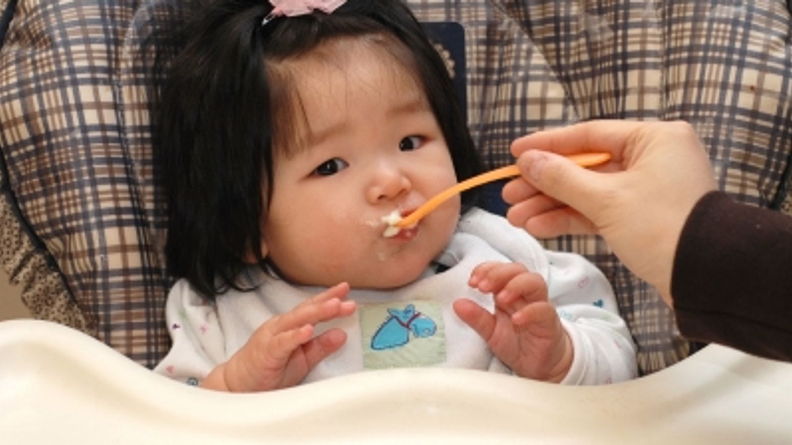 When Can Babies Eat Cereal? (And How To Introduce Other Solid Foods