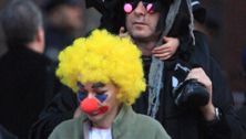 Liev Schreiber, Naomi Watts & the kids in costume