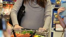 Bump watch: Jennifer Garner at Whole Foods (Plus a cute People's Choice Awards tidbit!)