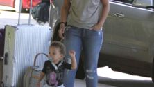 Alicia Keys & baby Egypt in Kauai airport