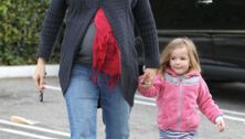 Mommy-and-me breakfast: Jennifer Garner & little Seraphina!