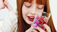 How to navigate the makeup debate with your daughter