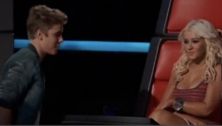 Did Christina Aguilera snub our Justin Bieber (video)?: Yea or nay?