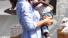 Jillian Michaels & family at the farmers' market!