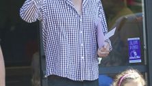 Michelle Williams & Jason Segel pick up Matilda from gymnastics (photos!)