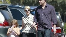 Michelle Williams, Jason Segel & Matilda: School run!