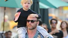 Liev Schreiber and the boys: Sweet school run