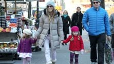 Sarah Jessica Parker, Matthew Broderick and the twins (Happy Holidays!)
