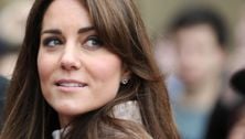 Pregnant Kate Middleton spotted at Starbucks!