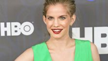 Anna Chlumsky is expecting her first child