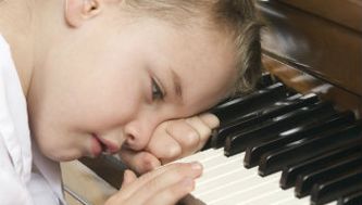 Pushy parents linked to kids' anxiety
