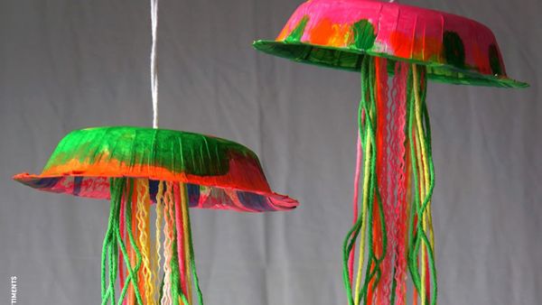 10 glow-in-the-dark crafts