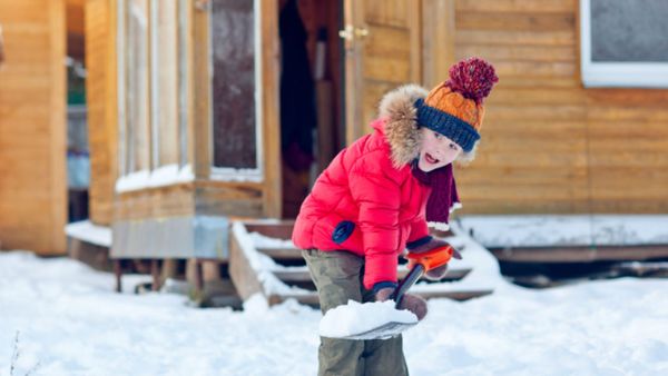 50 essential winter activities for families