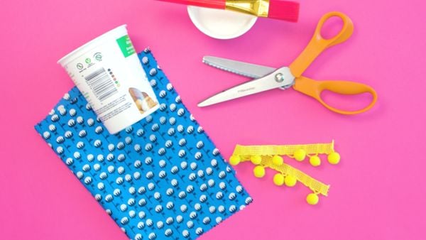 How to make fabric-covered pots from yogurt containers