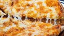 This toddler's reaction to pizza will make you LOL