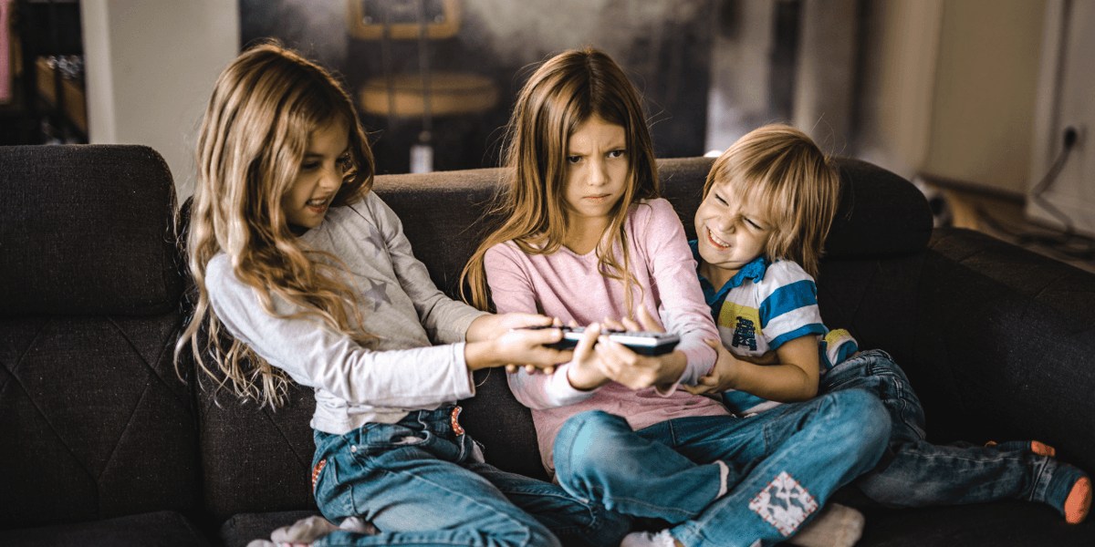Ask Sarah: How to Help Siblings Get Along - Vimarsana News