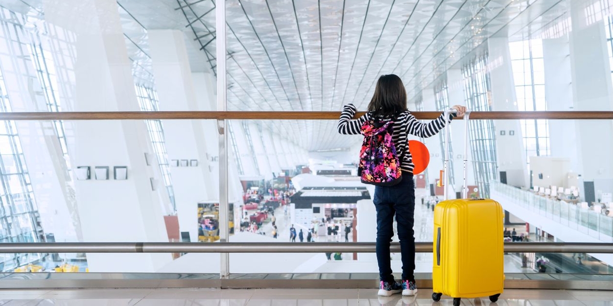 How to Pack for Long-Haul Flights with Kids - Vimarsana News