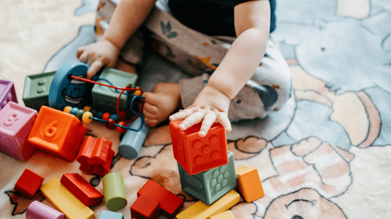 How To Encourage Independent Play Without Guilt