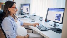 How to Tell Your Boss You're Pregnant In Canada