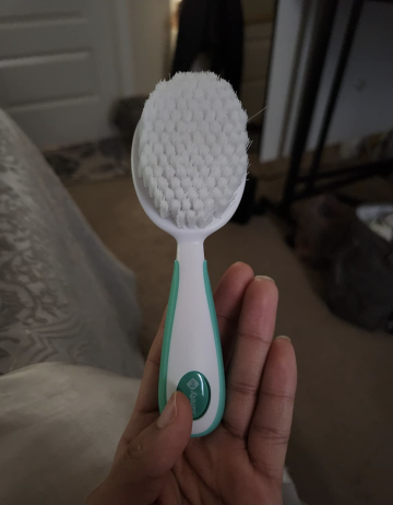 How to clean a baby hair brush?